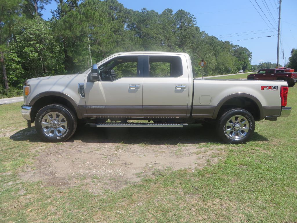 2017 Ford F-250 Image 1