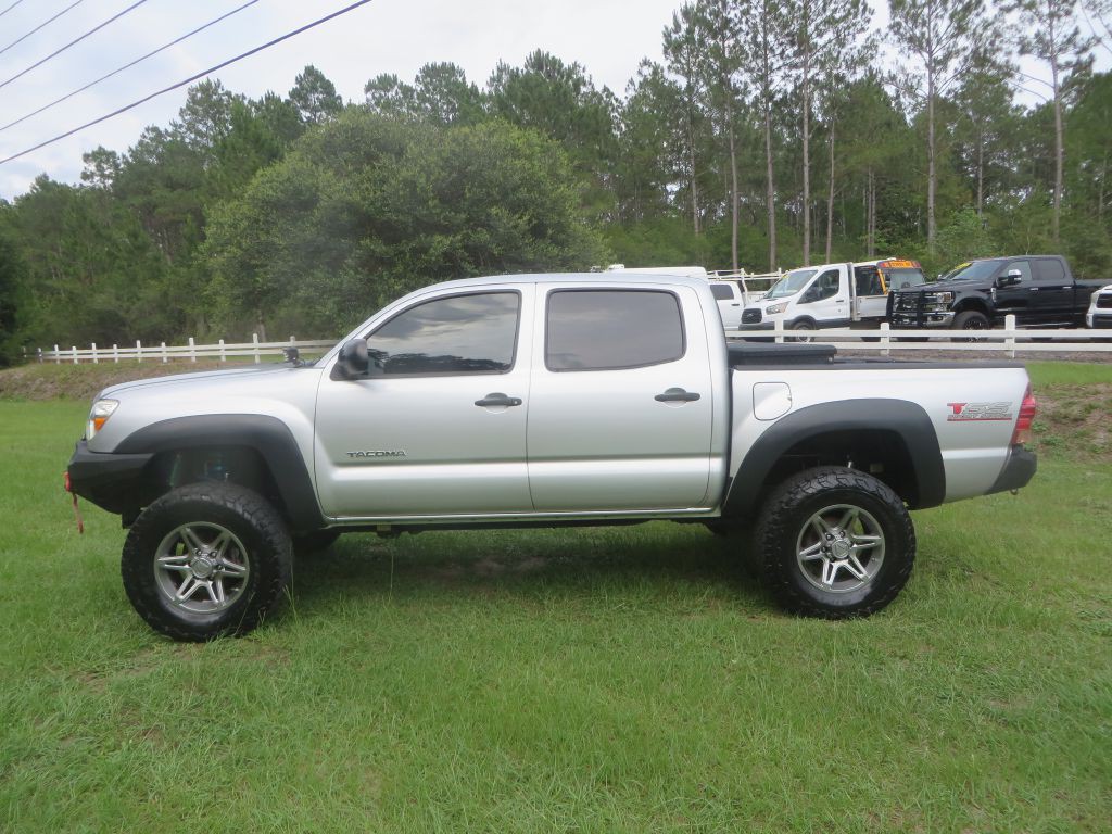 2013 Toyota Tacoma Image 1