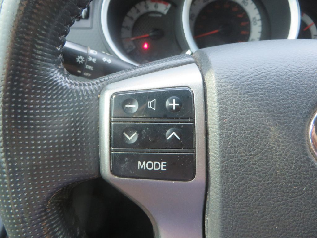 2013 Toyota Tacoma Image 16