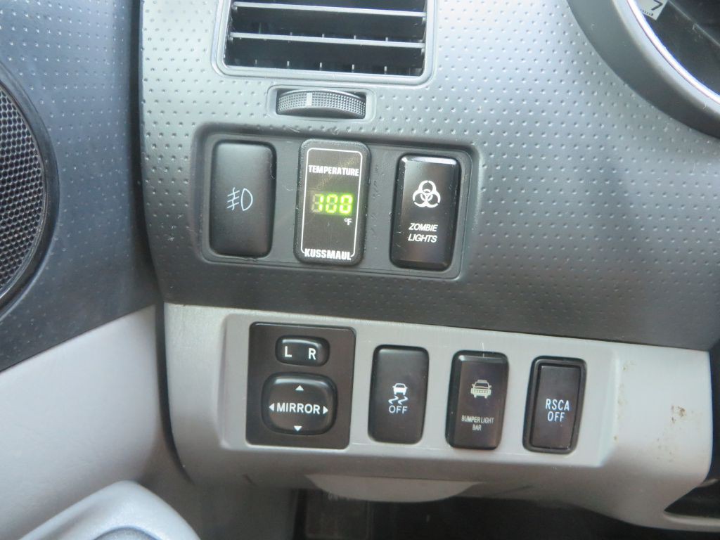 2013 Toyota Tacoma Image 18