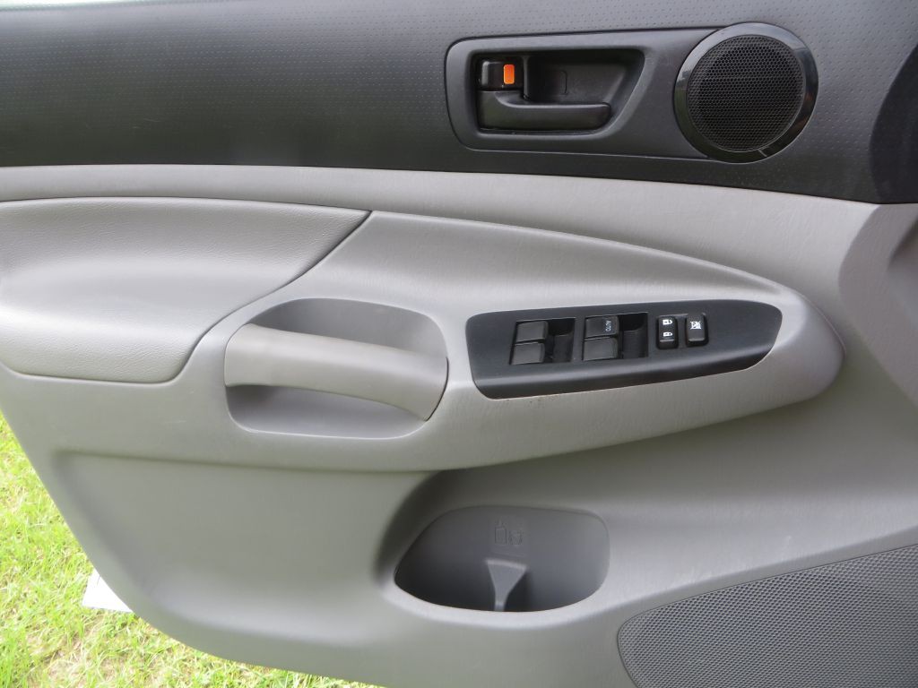 2013 Toyota Tacoma Image 23