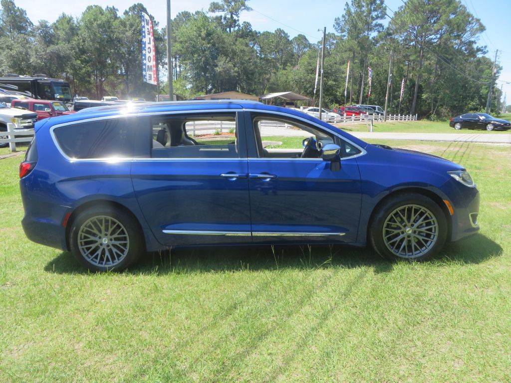 2018 Chrysler Pacifica Image 5