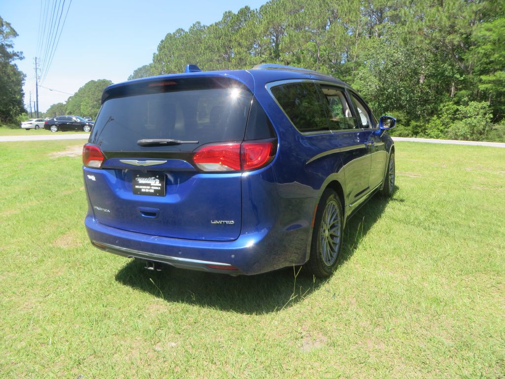 2018 Chrysler Pacifica Image 6