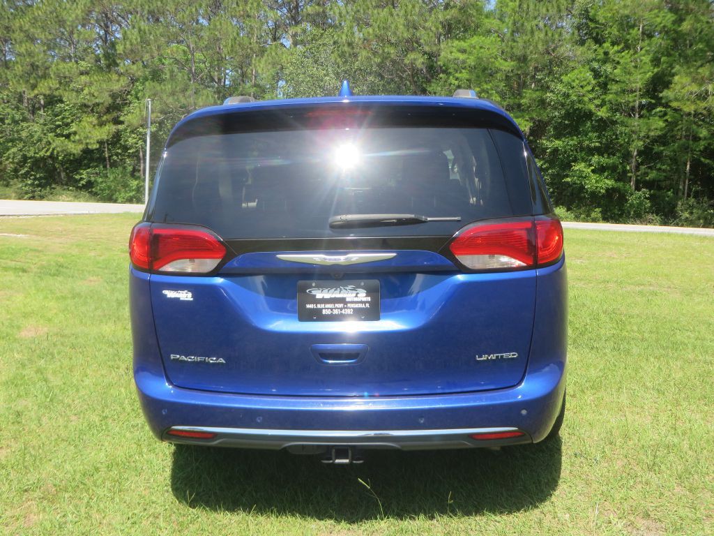 2018 Chrysler Pacifica Image 7