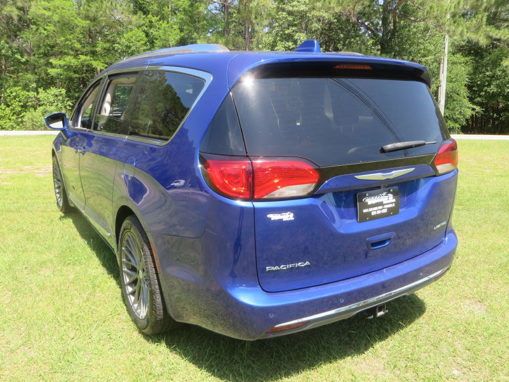 2018 Chrysler Pacifica Image 8