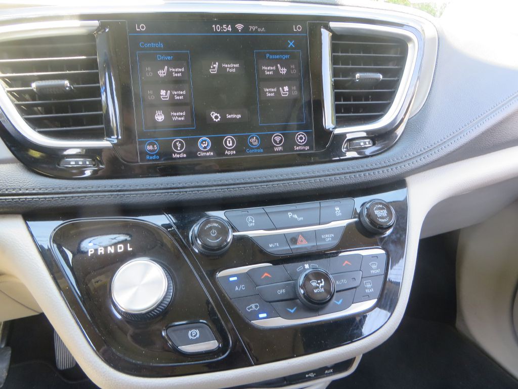 2018 Chrysler Pacifica Image 20