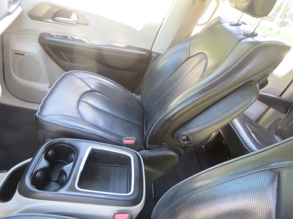 2018 Chrysler Pacifica Image 23