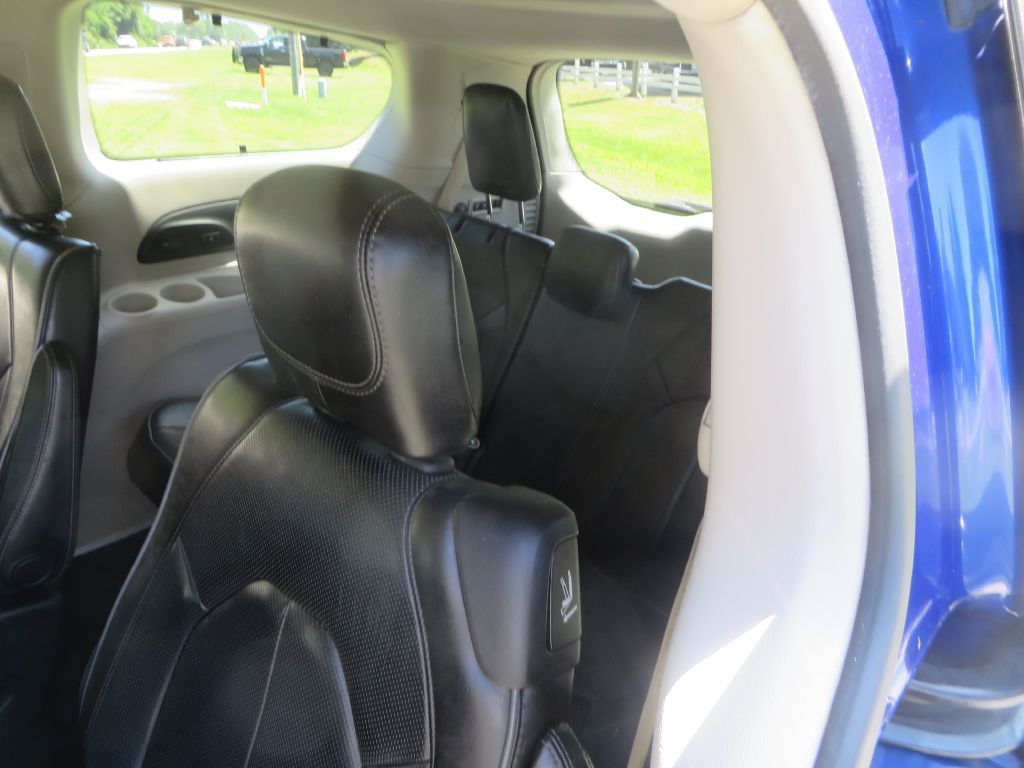 2018 Chrysler Pacifica Image 25