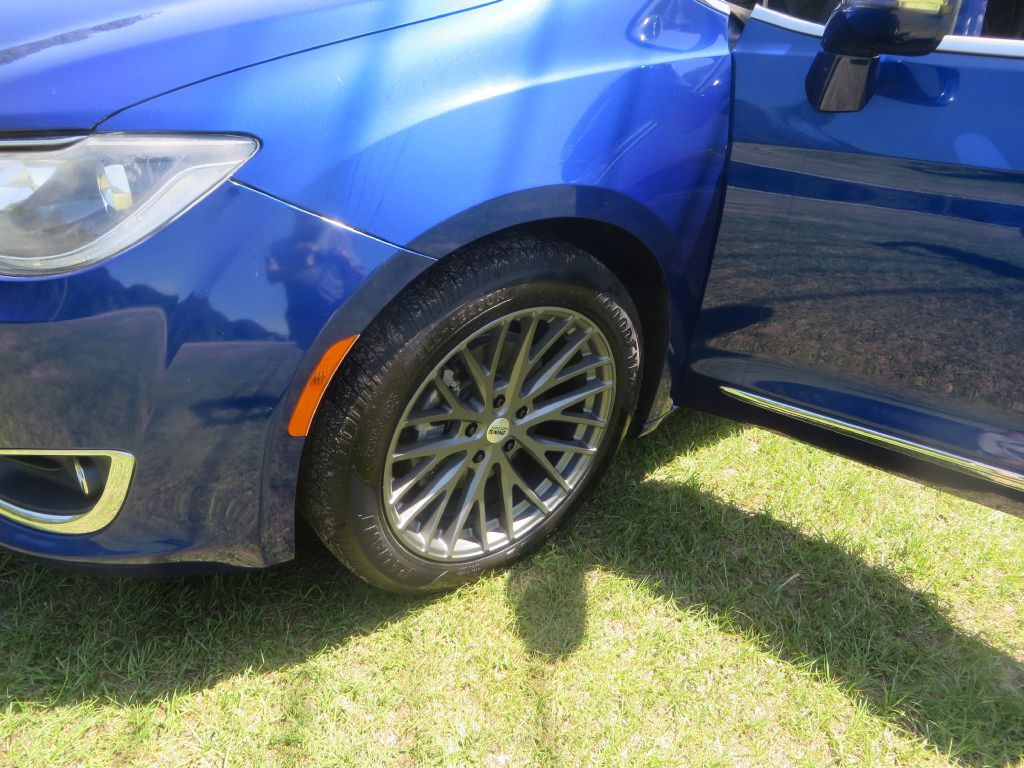 2018 Chrysler Pacifica Image 30