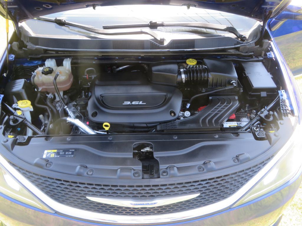 2018 Chrysler Pacifica Image 31