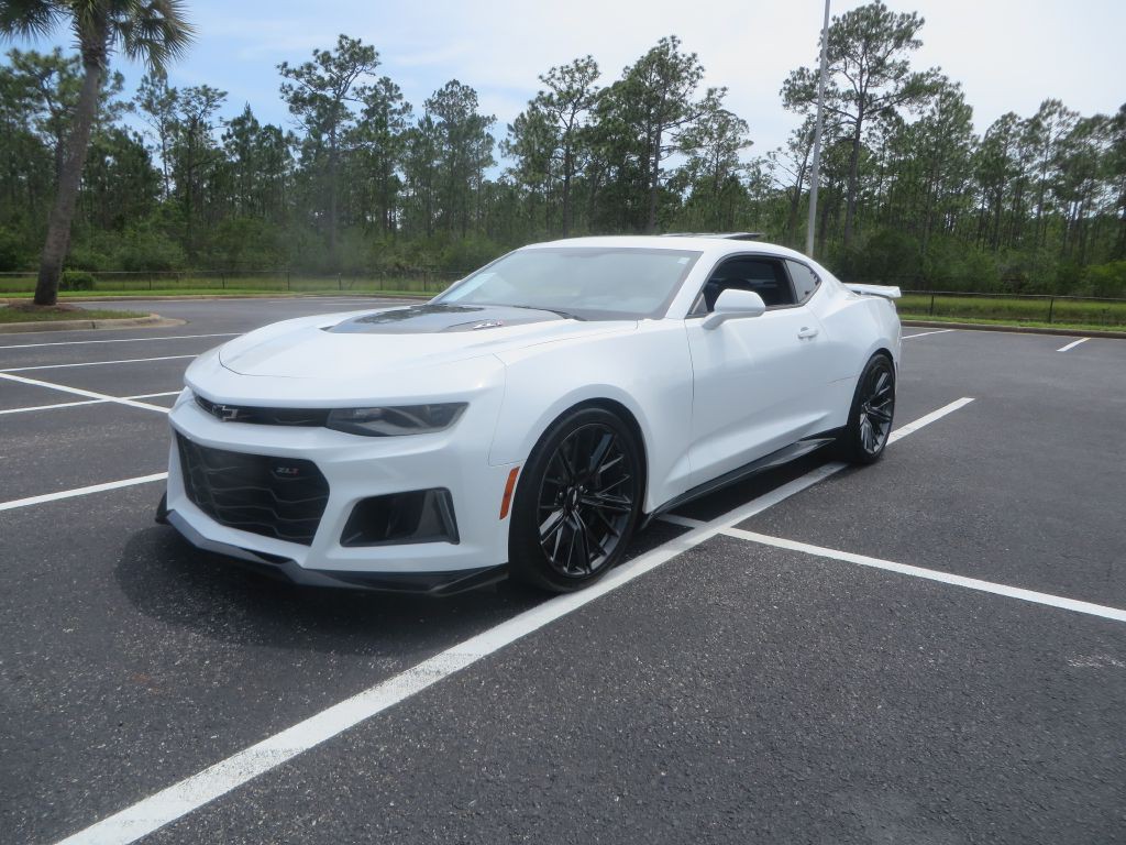 2018 Chevrolet Camaro Image 2