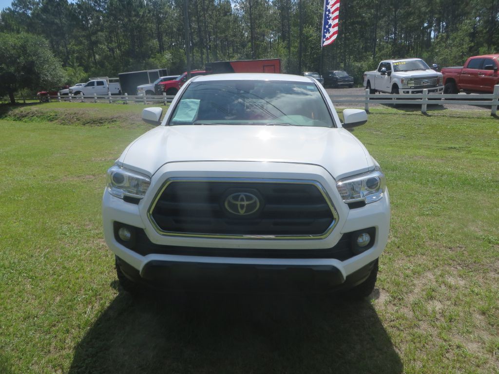 2019 Toyota Tacoma Image 3