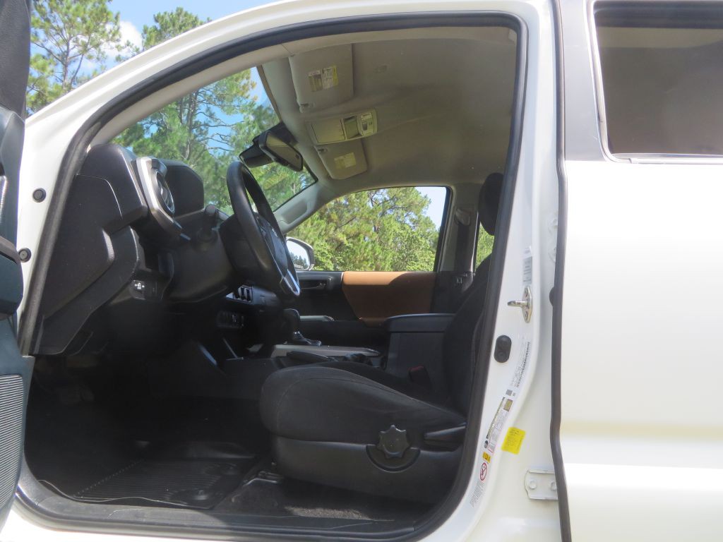 2019 Toyota Tacoma Image 9