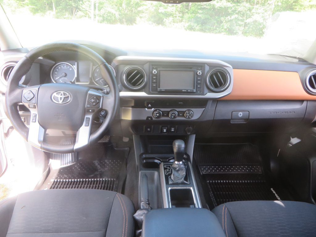 2019 Toyota Tacoma Image 12