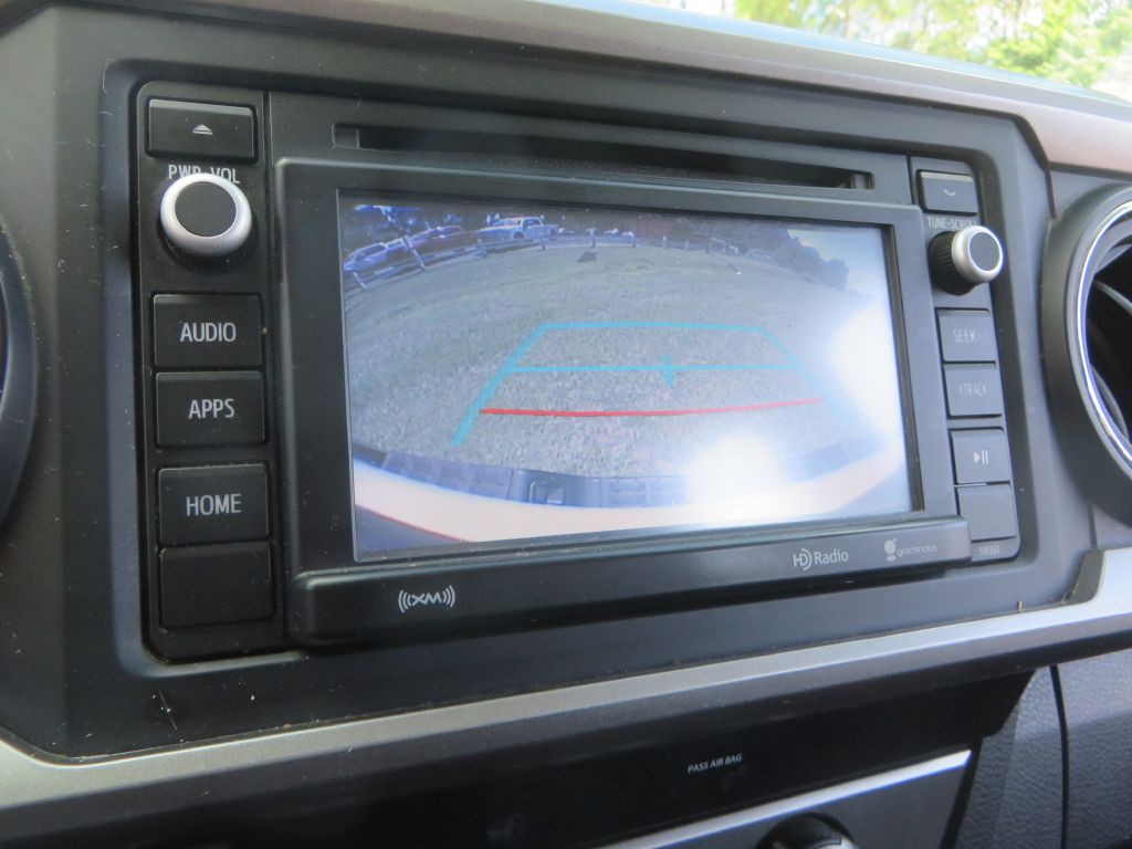 2019 Toyota Tacoma Image 19