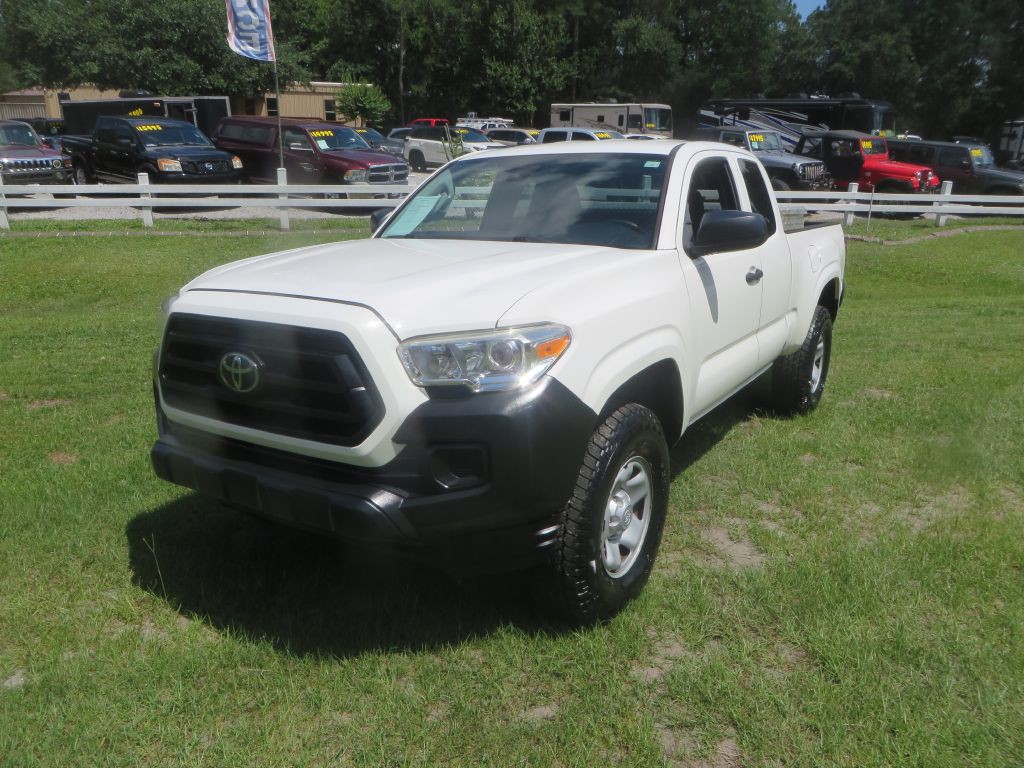2020 Toyota Tacoma Image 2
