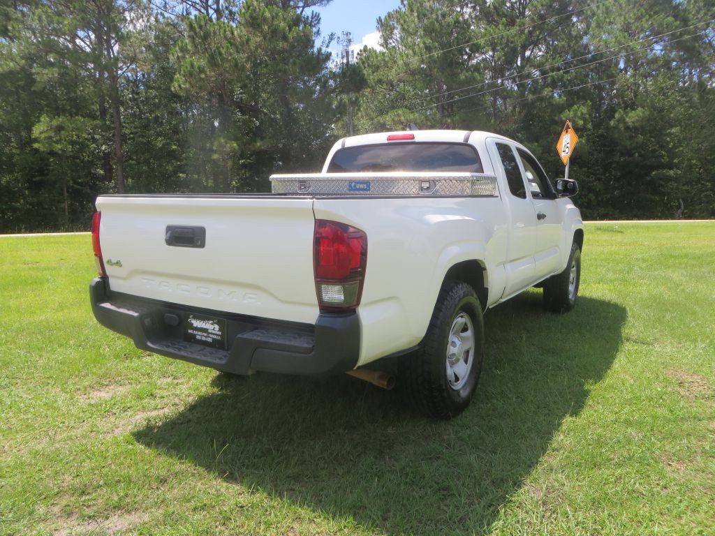 2020 Toyota Tacoma Image 6