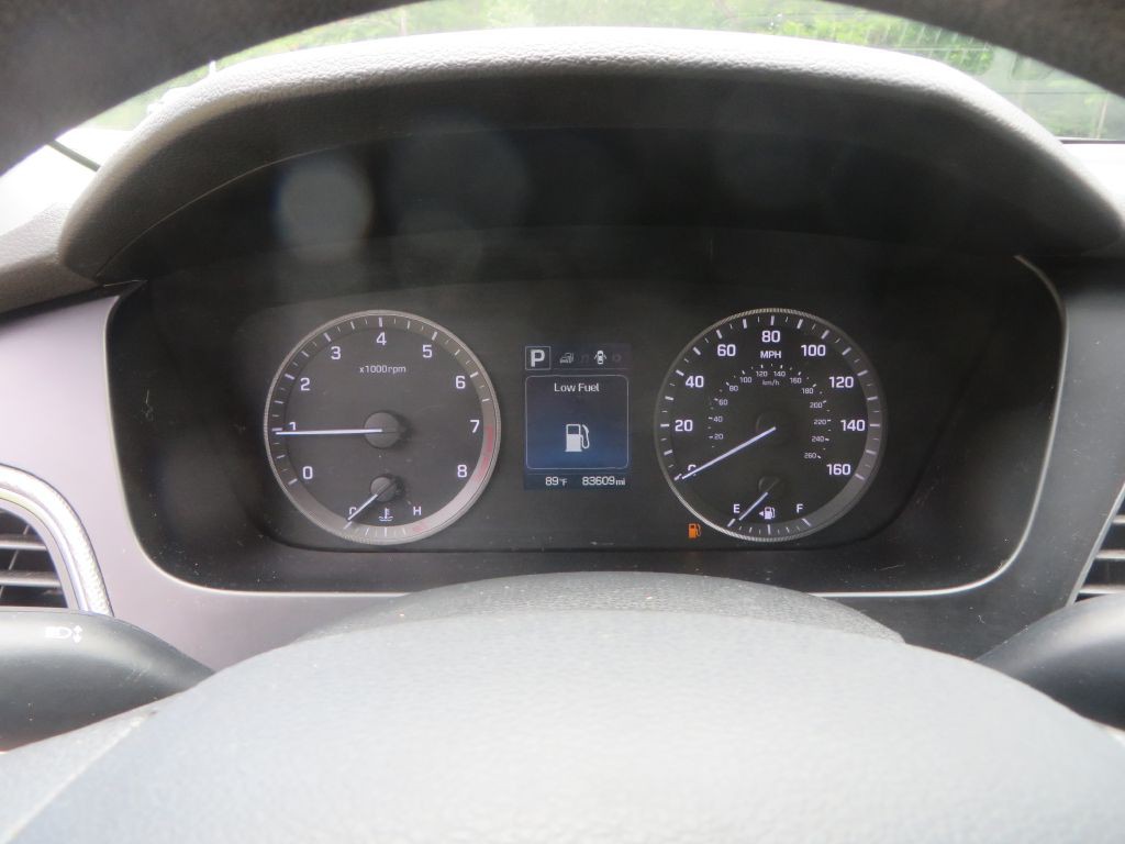 2016 Hyundai Sonata Image 17