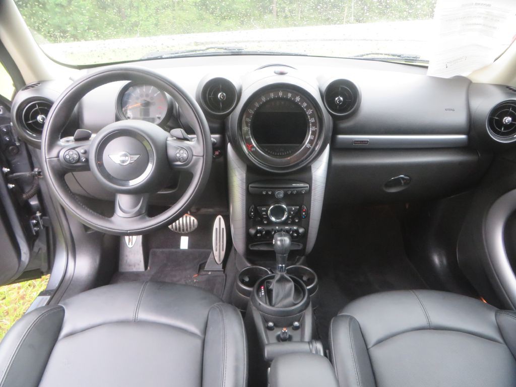2016 MINI Cooper Image 13