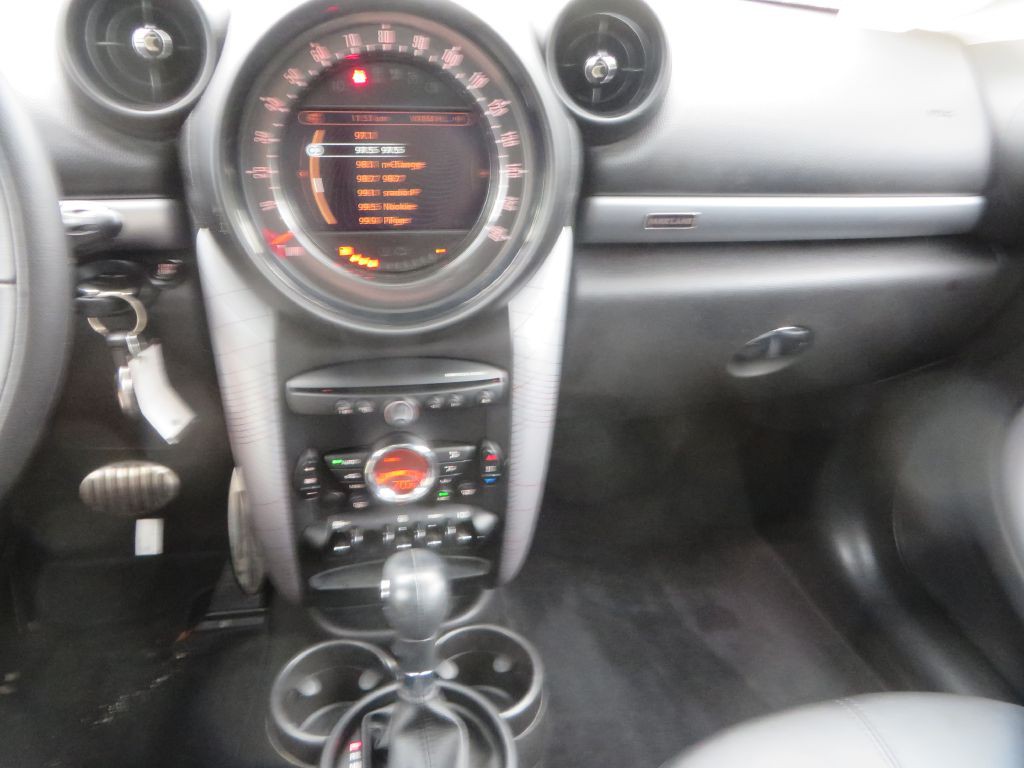 2016 MINI Cooper Image 19