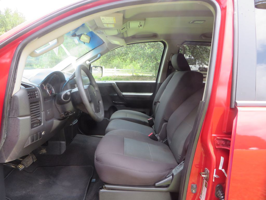 2012 Nissan Titan Image 11