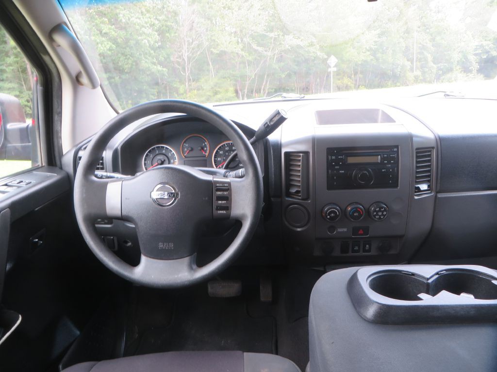 2012 Nissan Titan Image 12