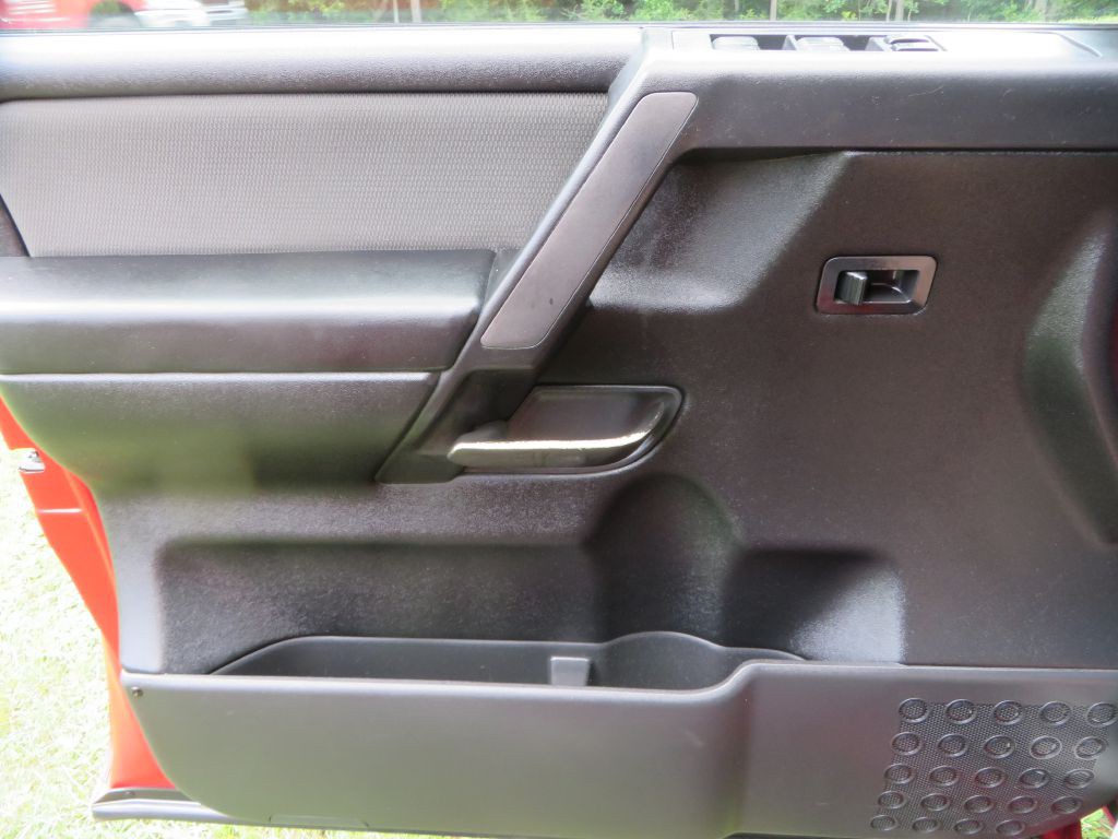 2012 Nissan Titan Image 19