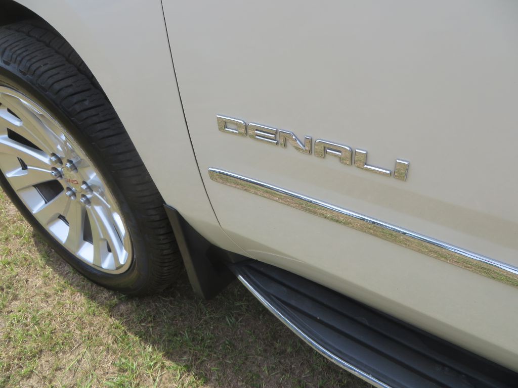 2015 GMC Yukon Image 9