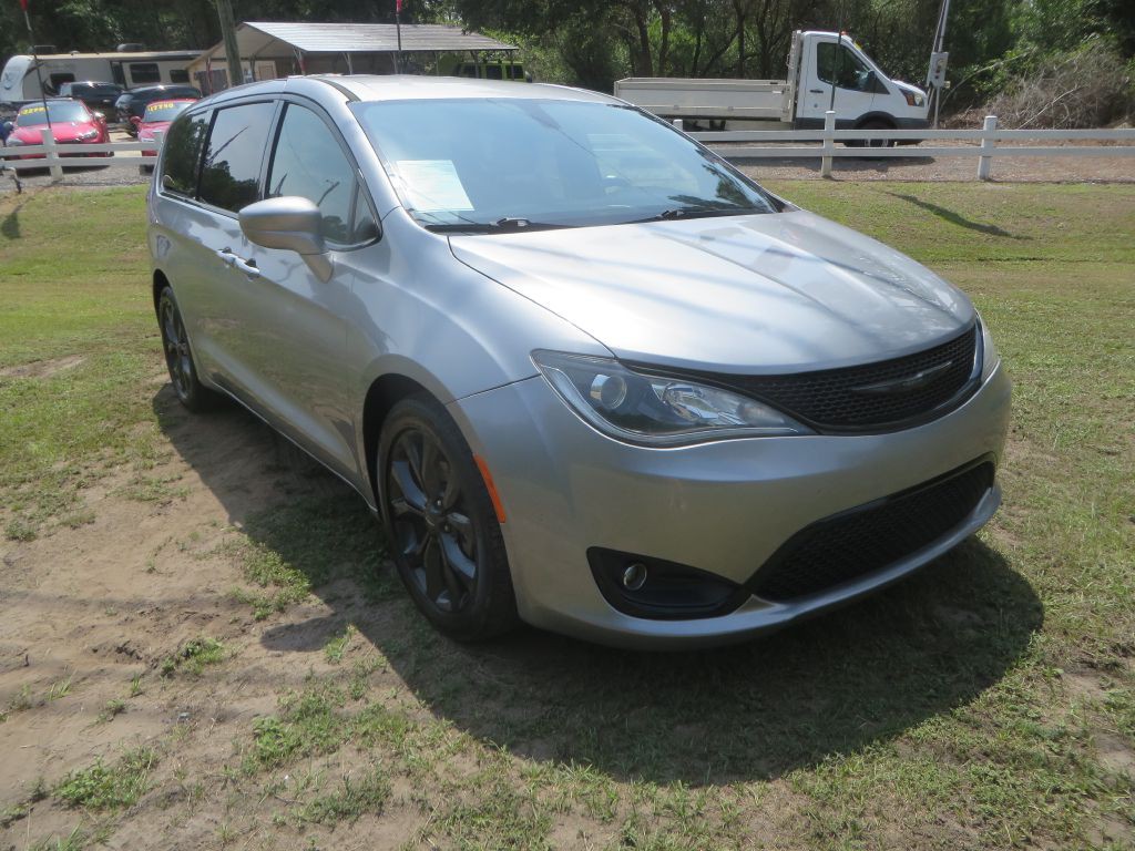 2018 Chrysler Pacifica Image 4