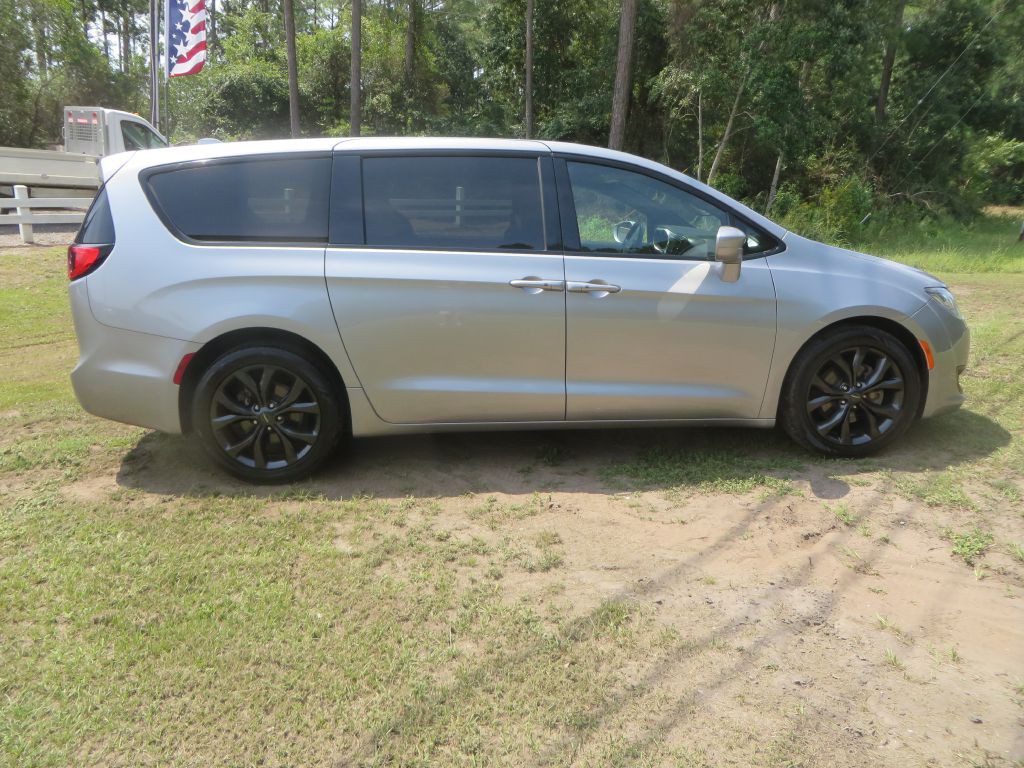 2018 Chrysler Pacifica Image 5