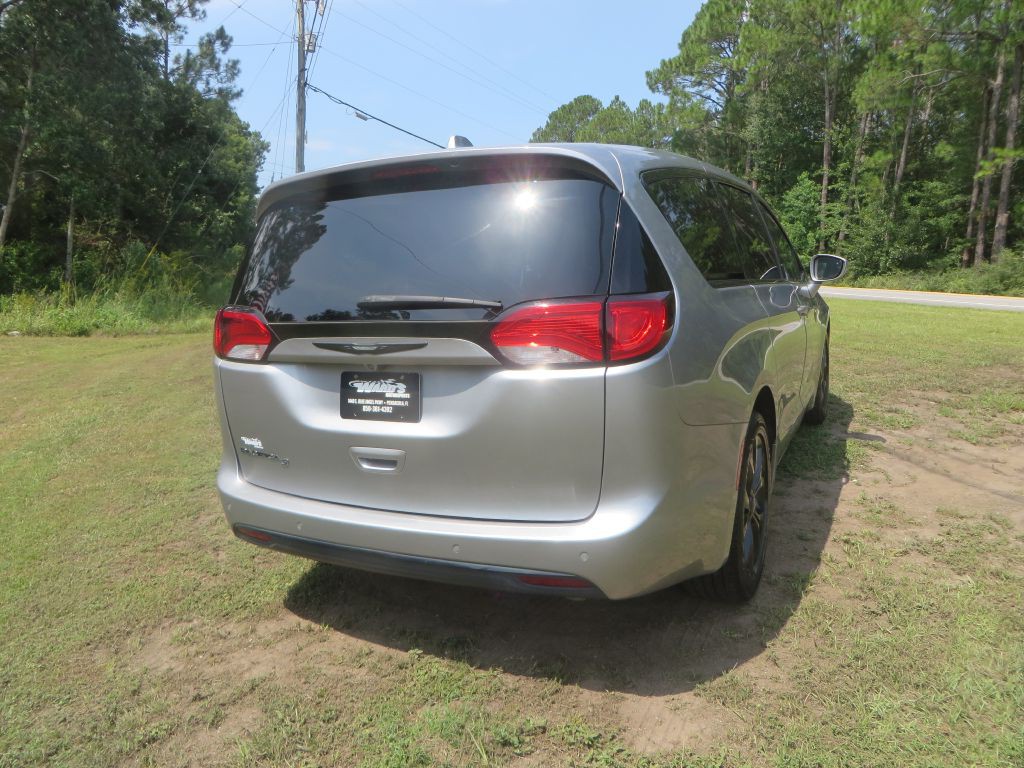 2018 Chrysler Pacifica Image 6