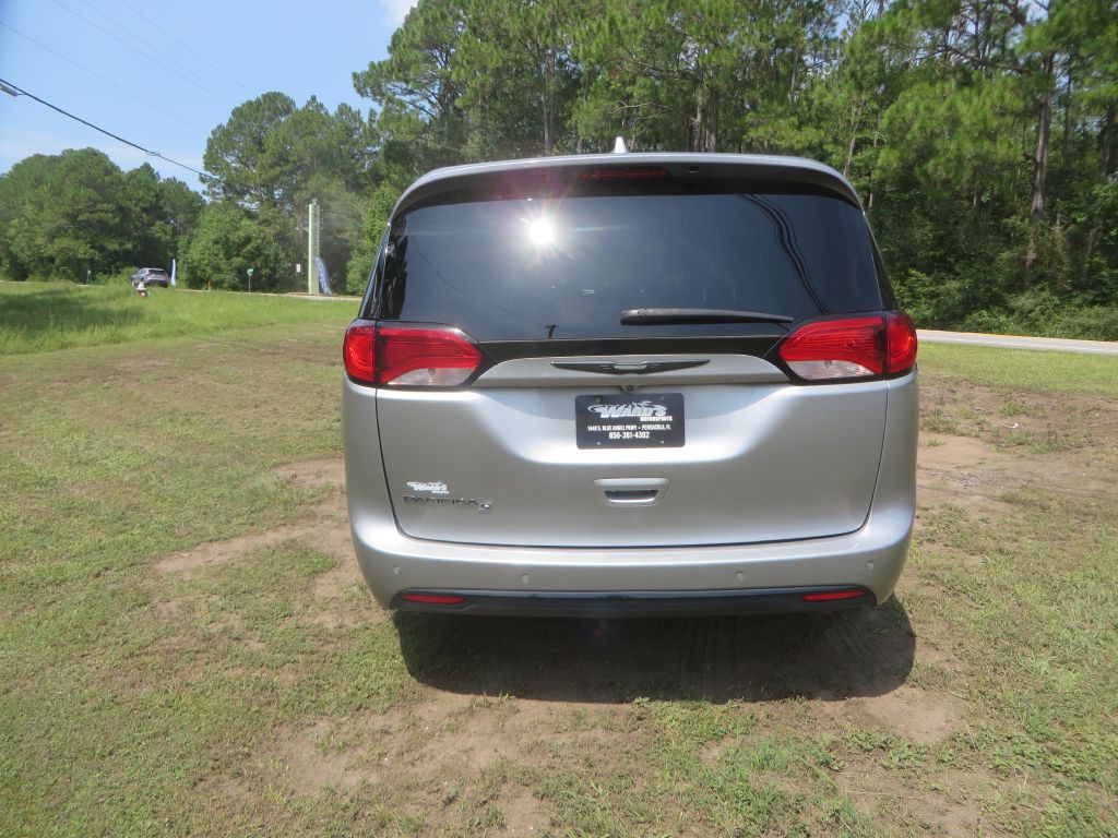 2018 Chrysler Pacifica Image 7