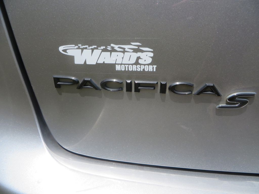 2018 Chrysler Pacifica Image 9