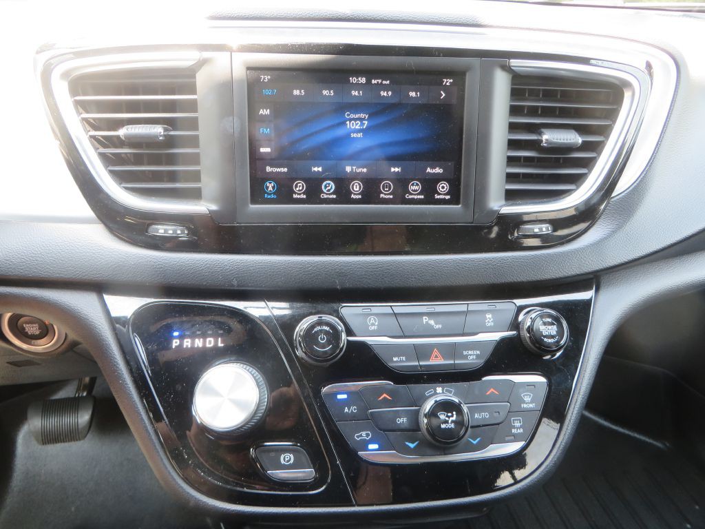 2018 Chrysler Pacifica Image 15