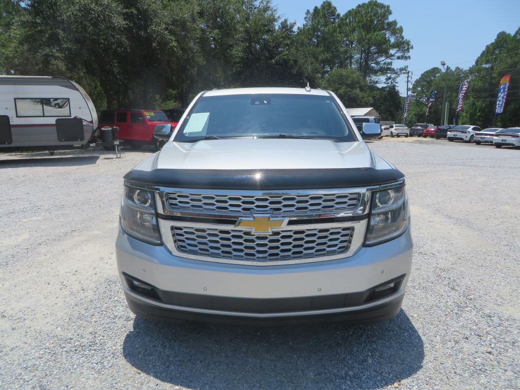 2018 Chevrolet Suburban Image 3