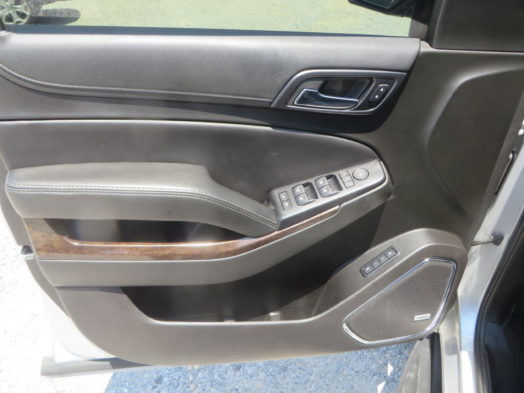 2018 Chevrolet Suburban Image 11