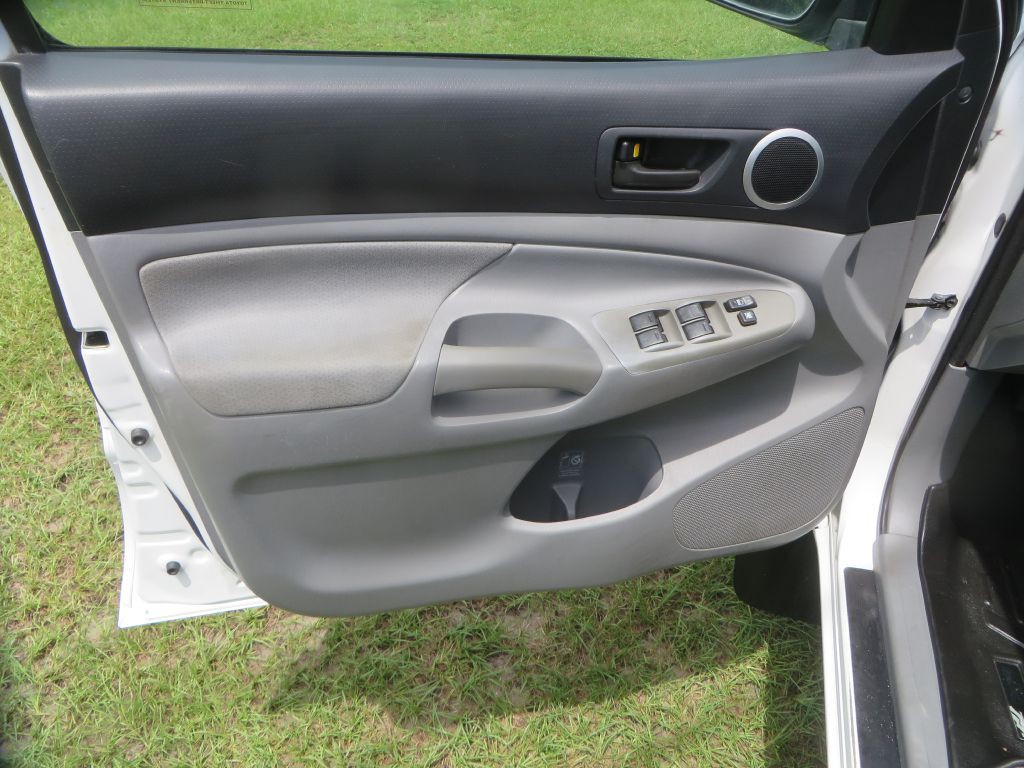 2011 Toyota Tacoma Image 13