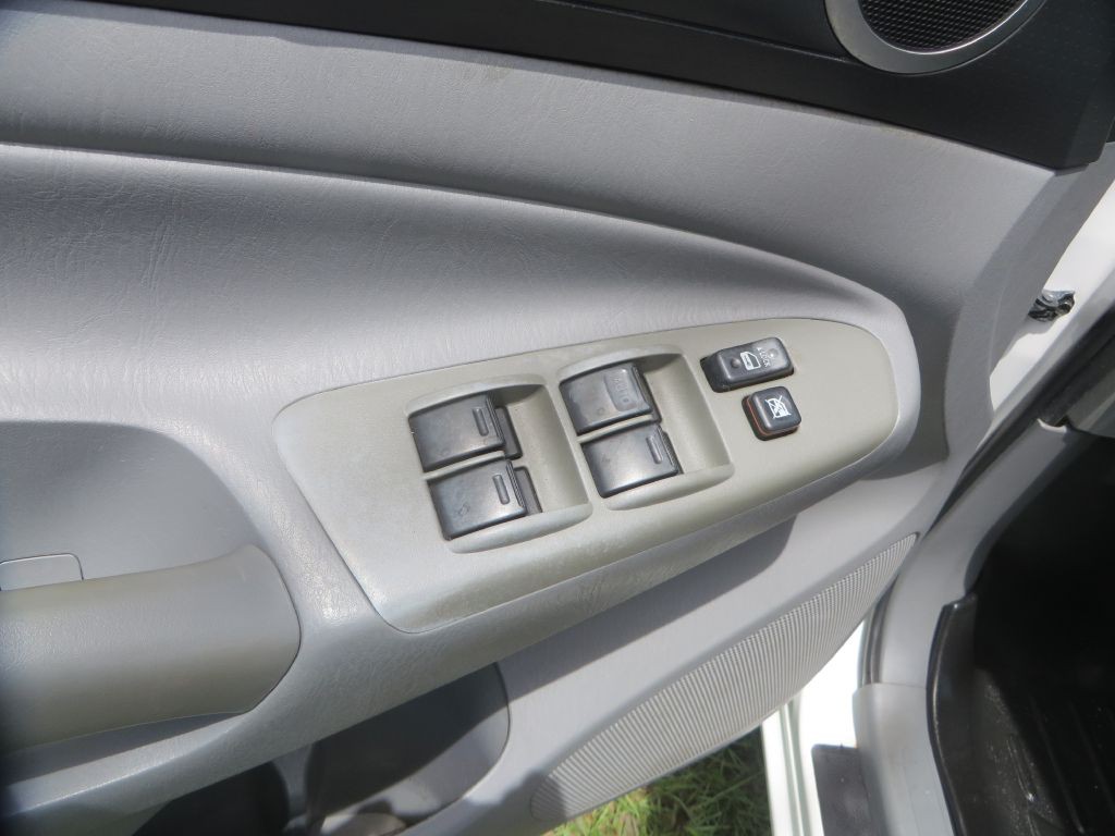 2011 Toyota Tacoma Image 14