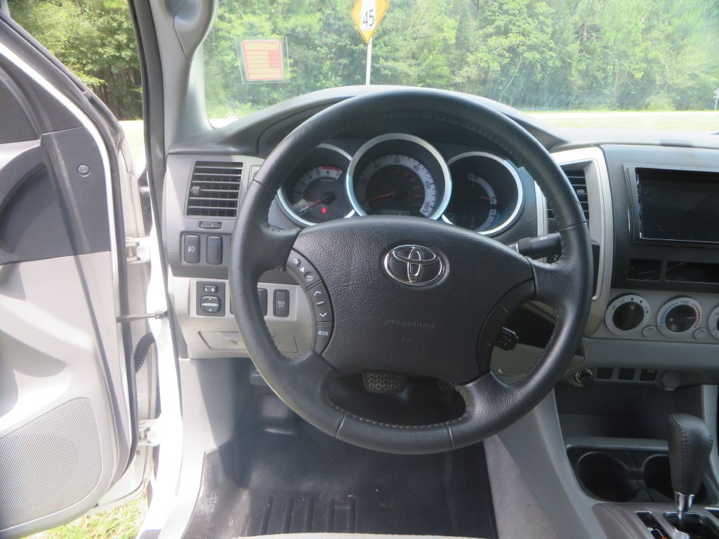 2011 Toyota Tacoma Image 16
