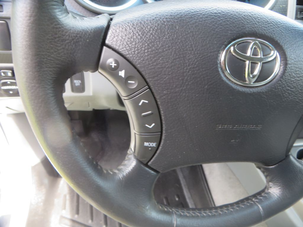 2011 Toyota Tacoma Image 17