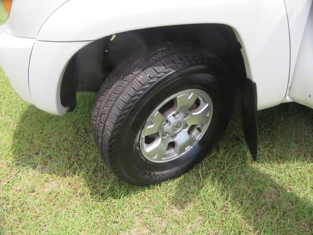 2011 Toyota Tacoma Image 25
