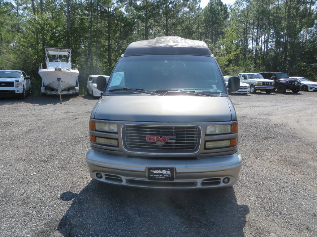 2002 GMC Savana Image 3