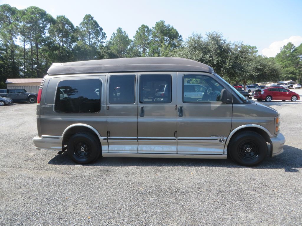 2002 GMC Savana Image 5