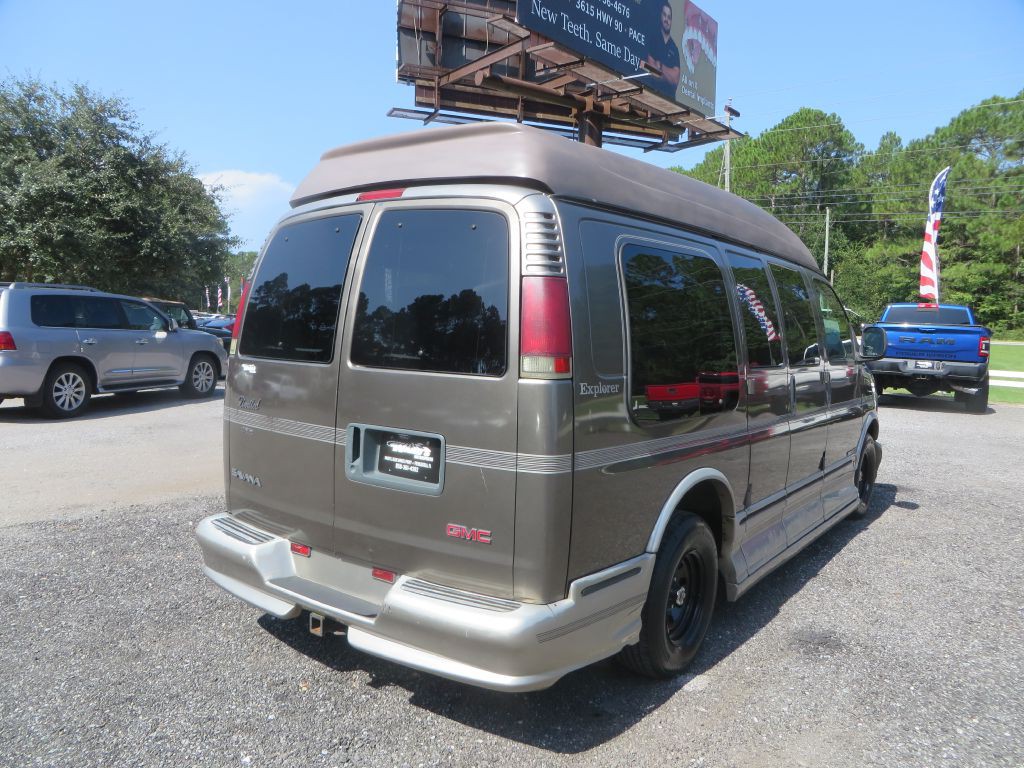 2002 GMC Savana Image 6