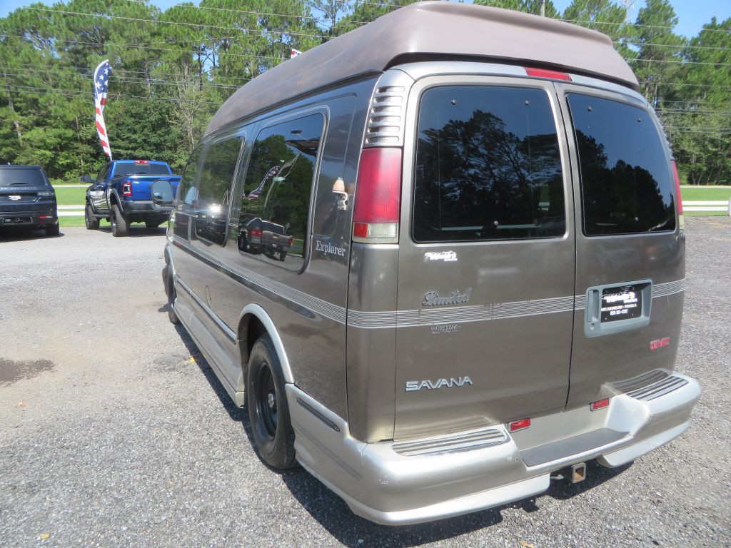 2002 GMC Savana Image 8