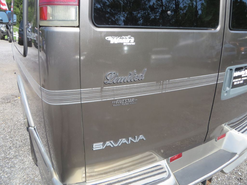 2002 GMC Savana Image 9