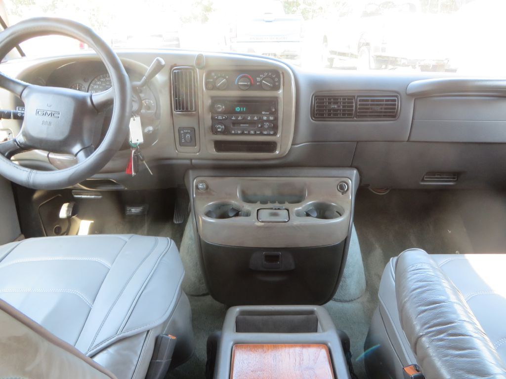 2002 GMC Savana Image 15