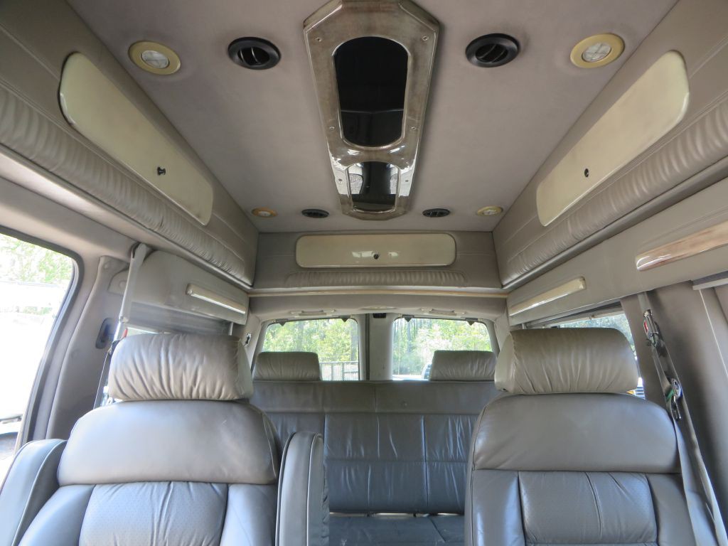 2002 GMC Savana Image 17