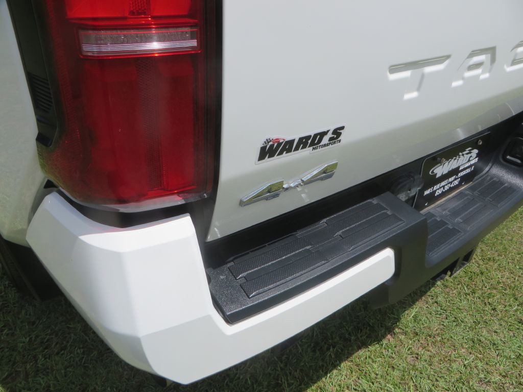 2024 Toyota Tacoma Image 9