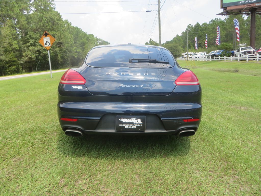 2015 Porsche Panamera Image 7